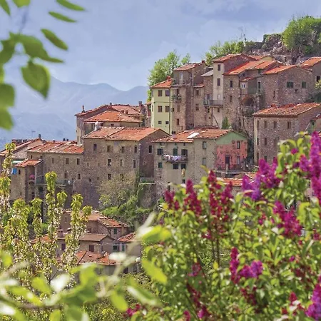 Amazing In Montefegatesi With Wifi * Tereglio